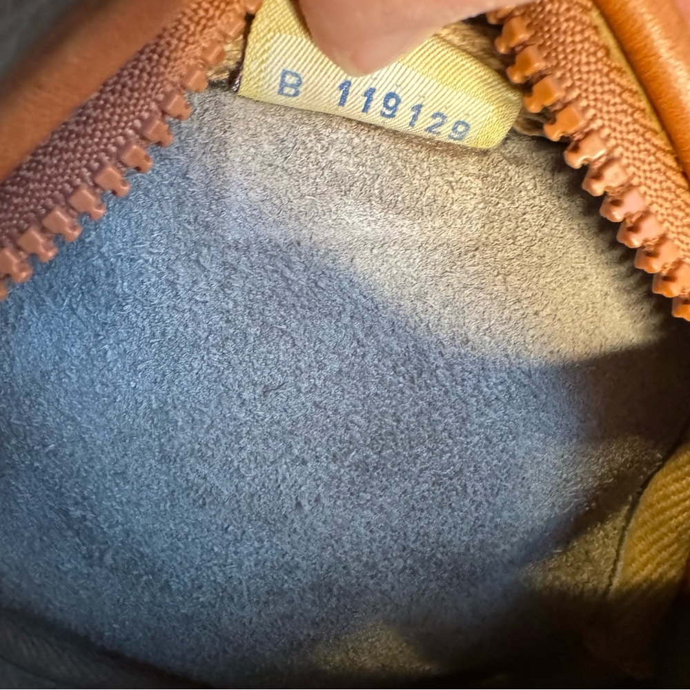 RARE Dooney & Bourke Vintage Mini Explorer Camera Bag Pebbled Leather Taupe VTG - Picture 11 of 12